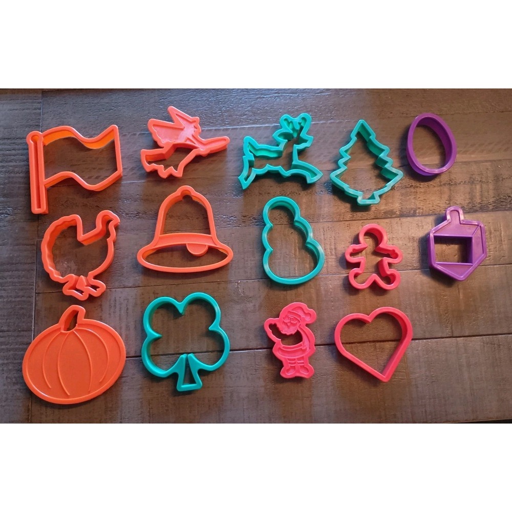 Farberware Holiday Cookie Cutters Set‎ 14pcs Thick Plastic Seasonal Shapes New